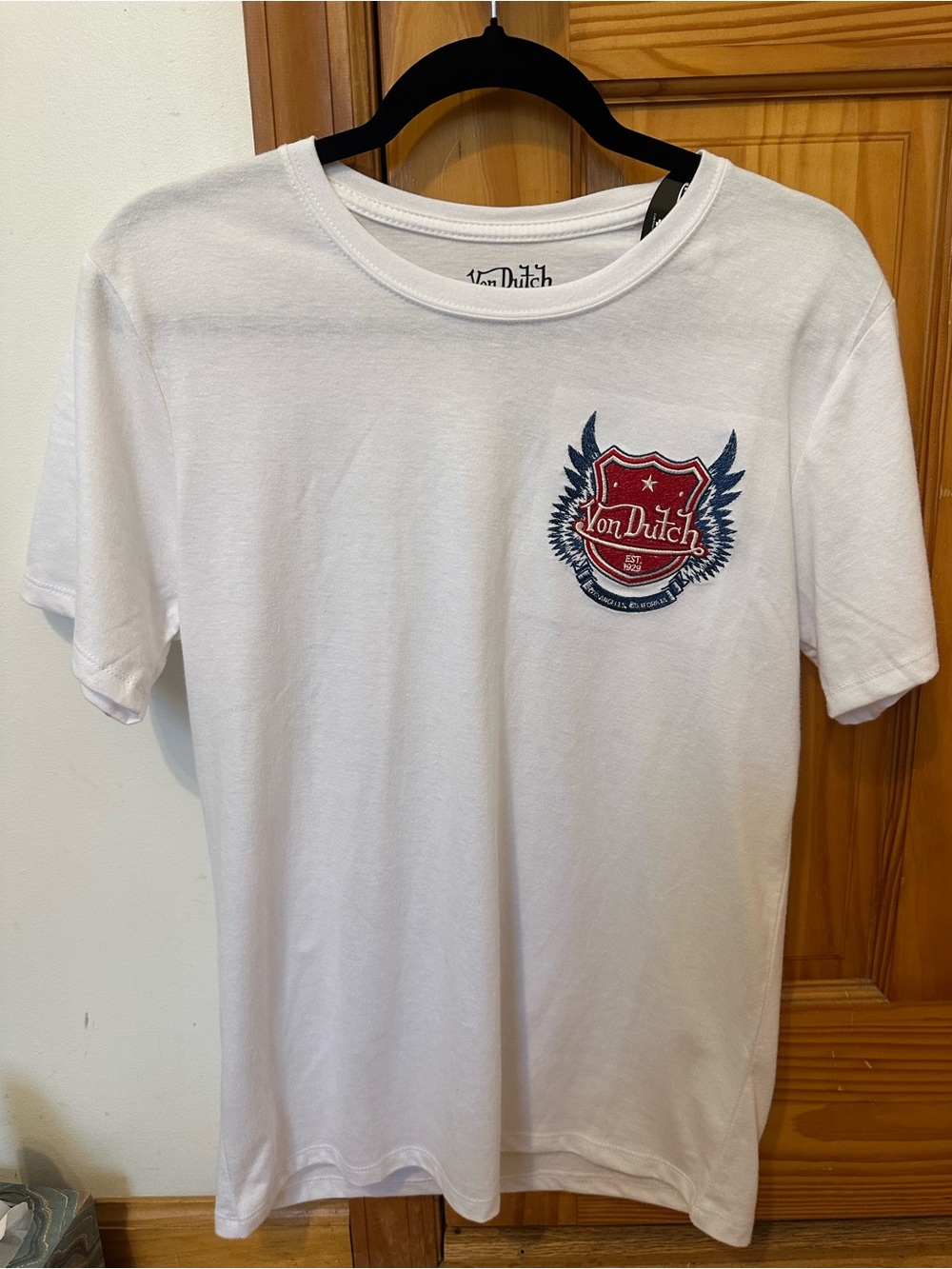 NEW Von Dutch White Shield Logo Graphic T-Shirt Size Small NWT